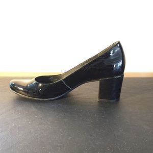 Franco Sarto black patent leather pumps